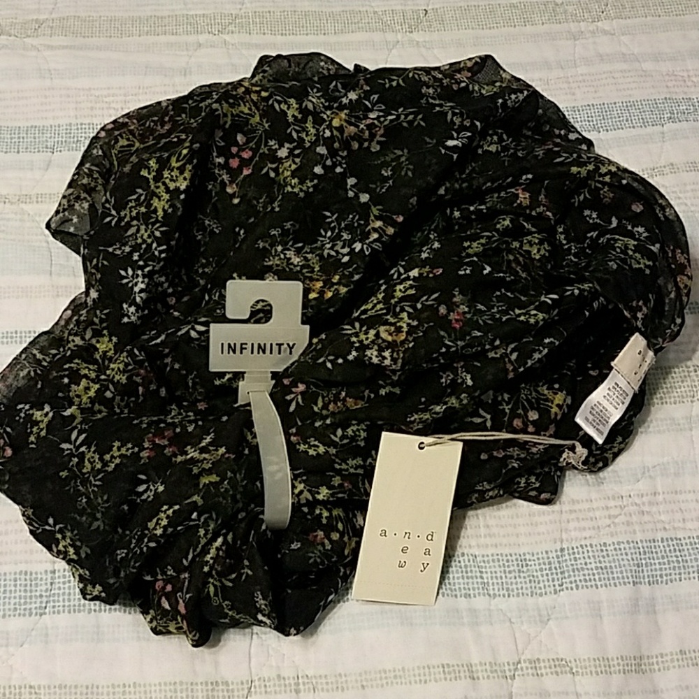 NWT scarf